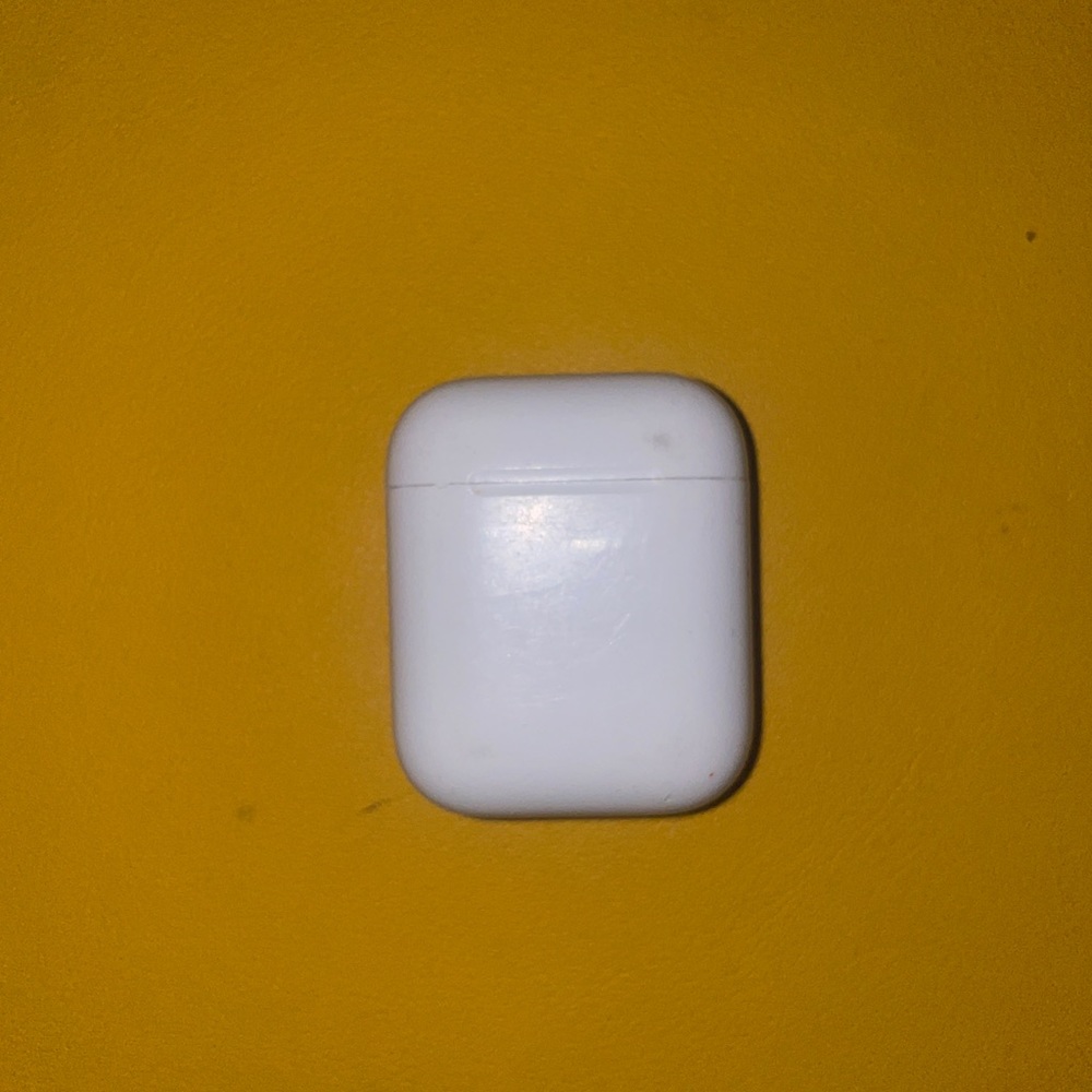 AirPods - Picture 5 of 5